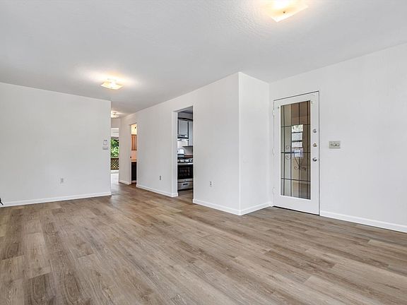 5th image of 18080 Myrtle Avenue