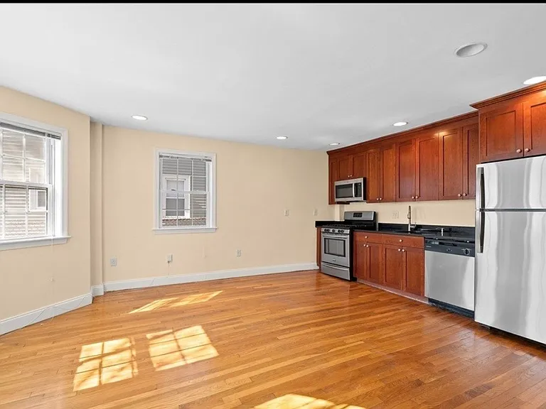 59 Day St — Photo 3