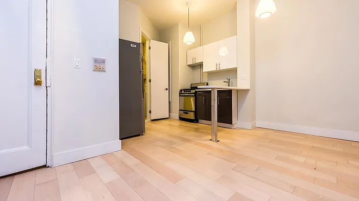 Rented by Nooklyn NYC LLC | media 19