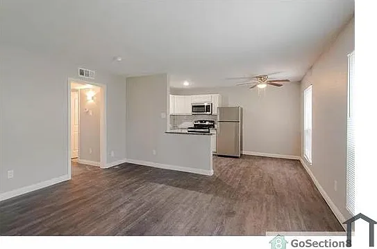 2 bed, 800 sqft, $1,700 — Photo 3