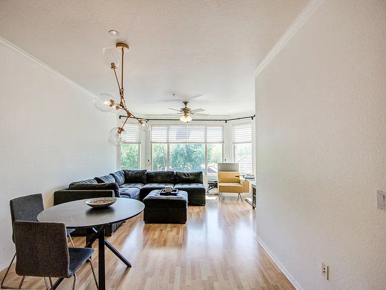 435 W Rio Salado Pkwy #208 — Photo 5