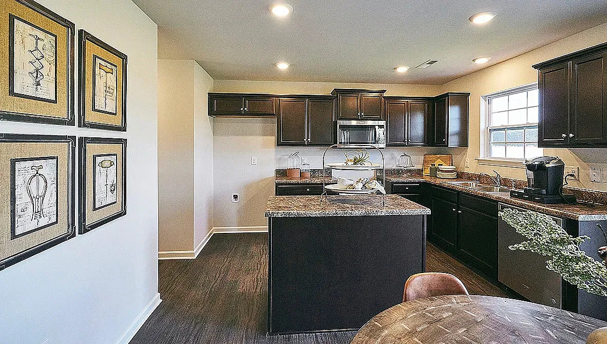 3 bed, 2000 sqft, $2,350 — Photo 1