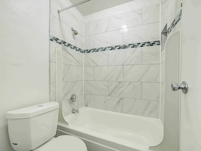 Ashford Santa Cruz Bathroom