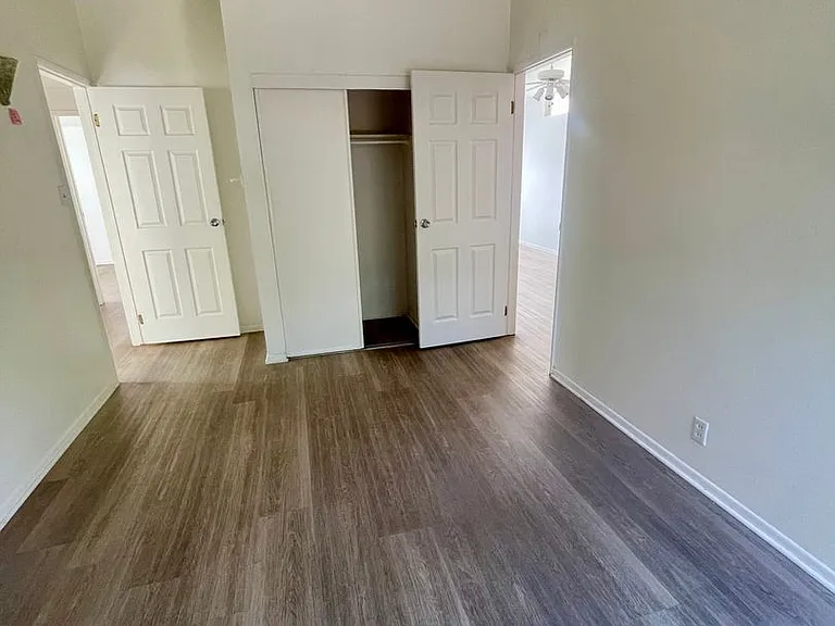 1127 Dover Ln — Photo 8