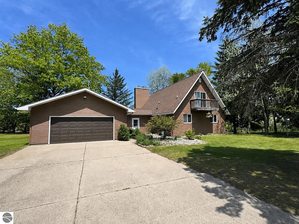 1st image of 1035 Cantabrian Dr