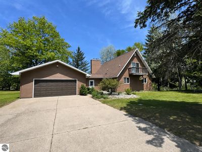 1035 Cantabrian Dr, Lake Isabella, MI, 48893