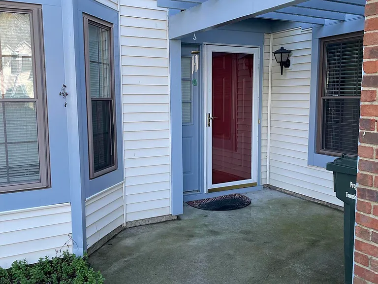 5 Gimbel Pl — Photo 2