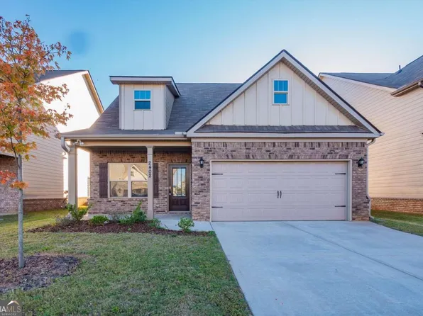 2402 Walker Dr, Hampton, GA 30228