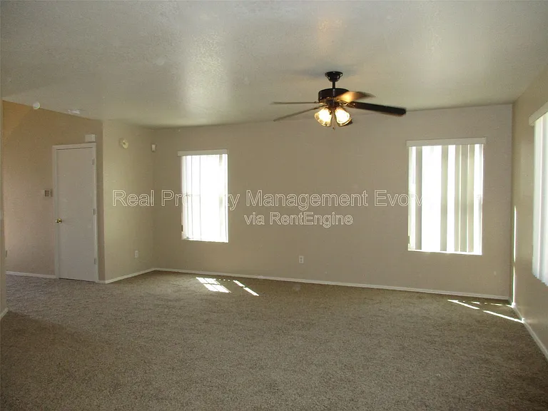 7418 W Eva St — Photo 7