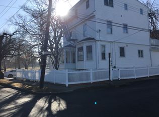 1 Meikle Ave, Newport, RI 02840