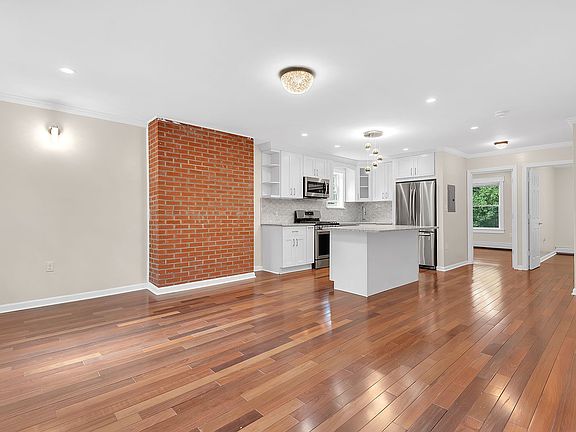 4th image of 173 Saint James Pl #2