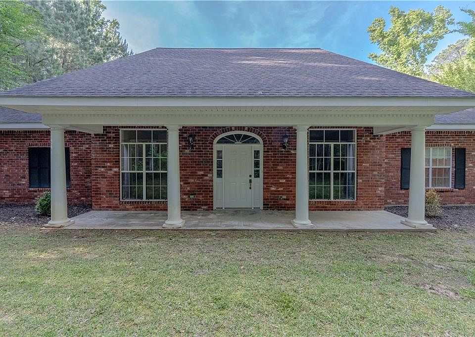 1st image of 334 Live Oak Dr