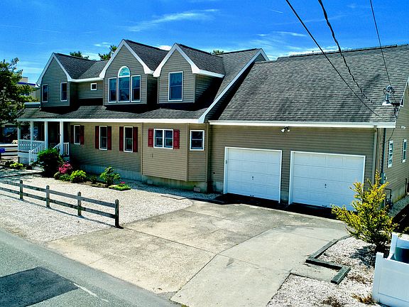 4th image of 200 Essex Ave