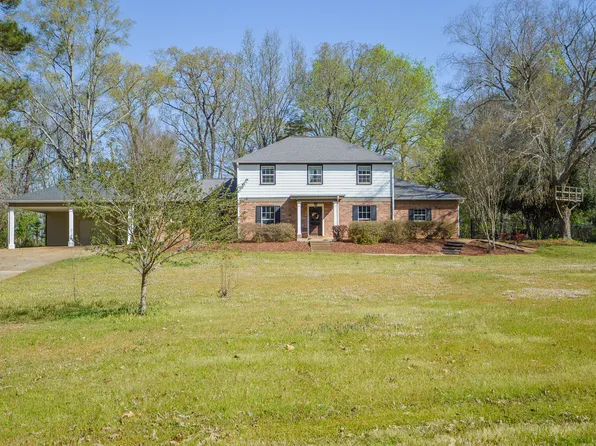 215 San Marcos Dr, Starkville, MS 39759