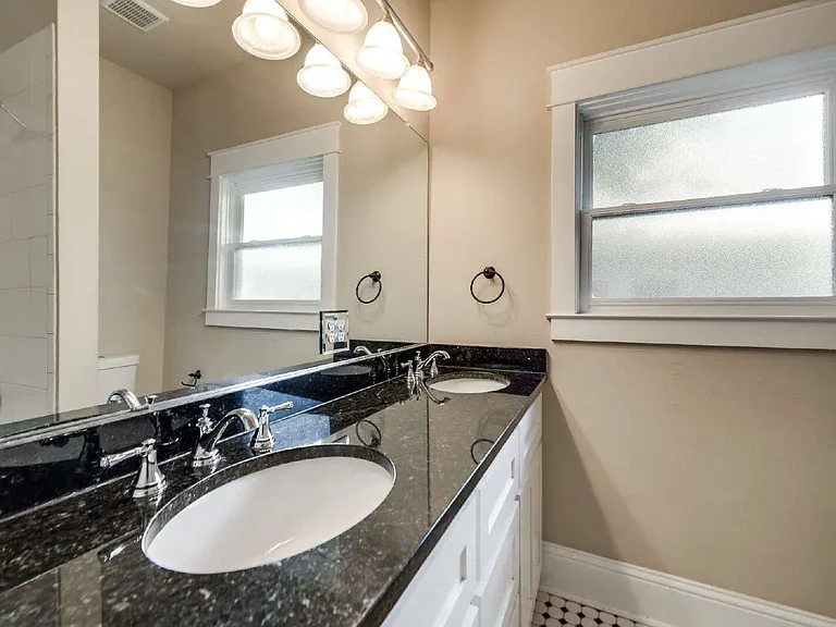 1318 Fairmount Ave — Photo 14