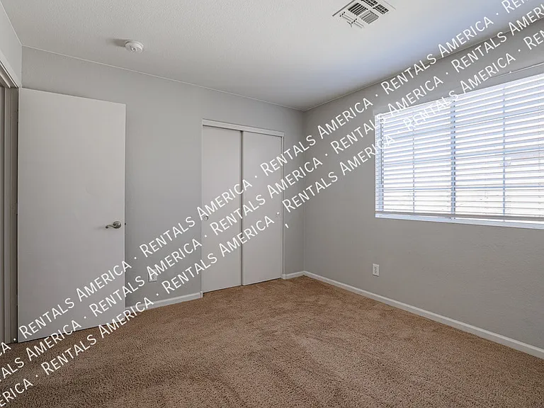 7441 W Fleetwood Ln — Photo 35