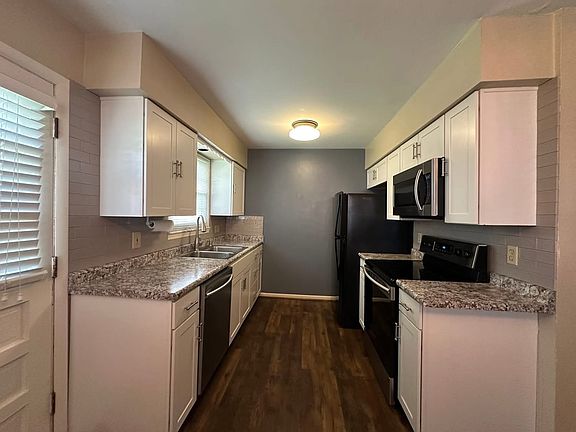 2nd image of 2807 Ashwood Ave #A