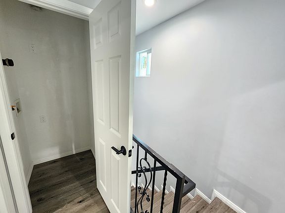 2nd image of 13933 Cantlay St