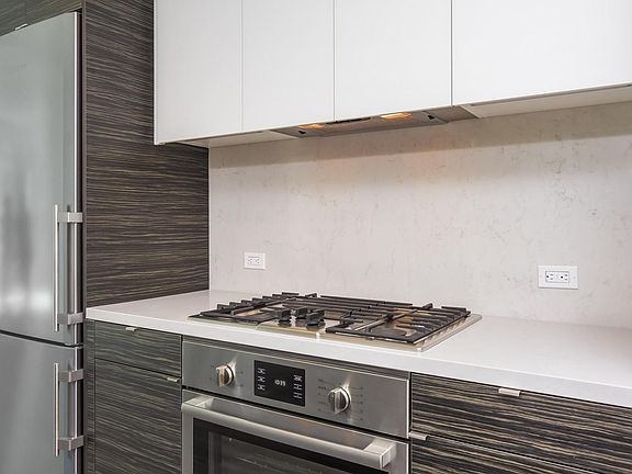 4th image of 1688 Pine St #W906