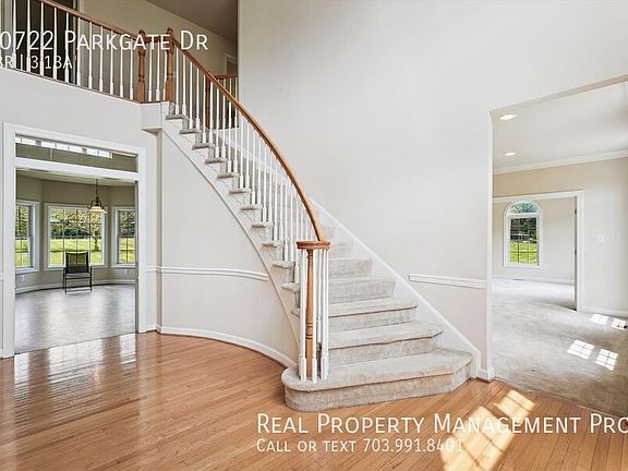 3rd image of 10722 Parkgate Dr