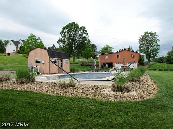 3rd image of 89 Forest Dr