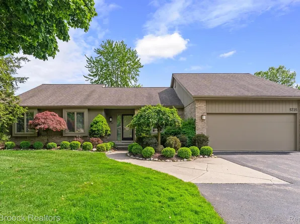 5725 Ridgewood, West Bloomfield, MI 48322