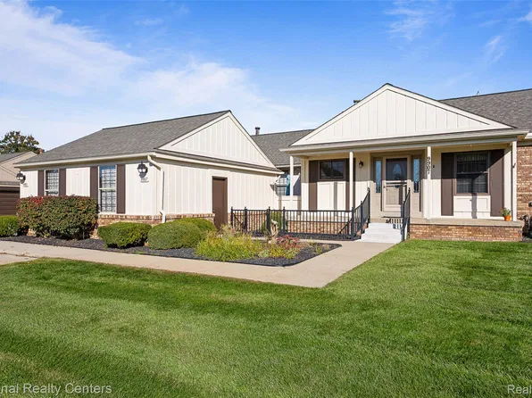 9907 Cambridge Ct Unit 3, South Lyon, MI 48178