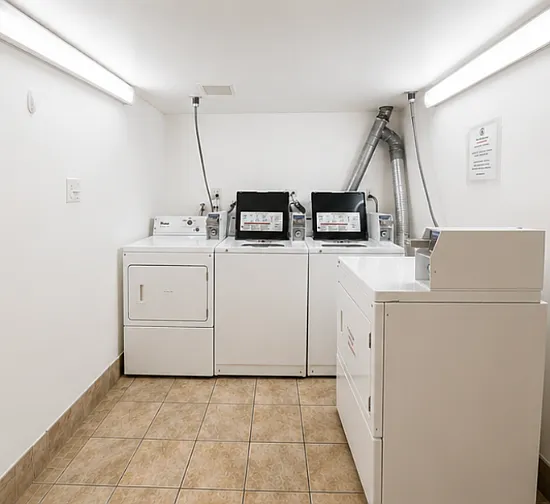 426 W 47th St #4B — Photo 7