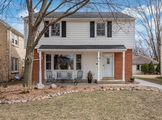 4372 N Marlborough Dr, Shorewood, WI 53211