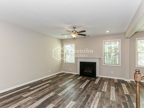 4th image of 319 Lanier Ct