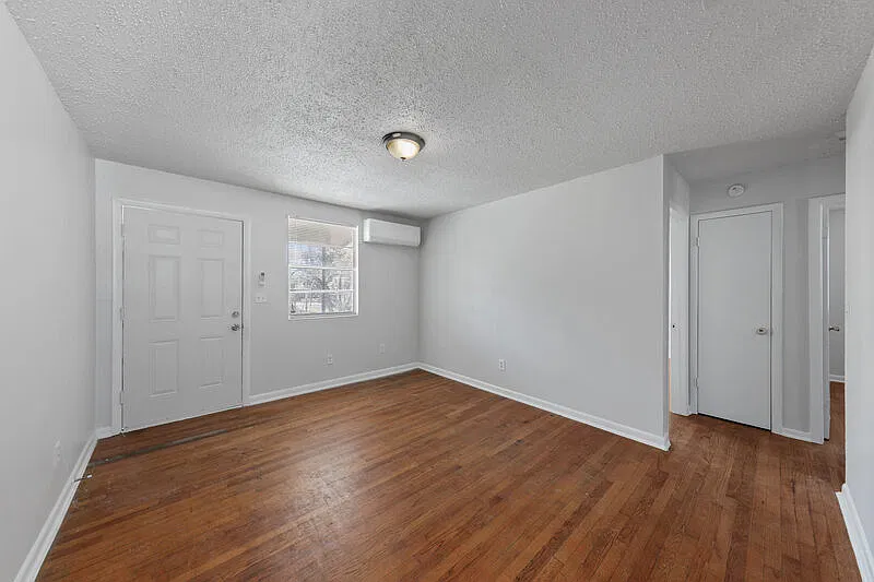 1531 Louisiana St — Photo 3