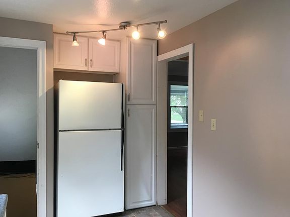 2nd image of 424 E Park Blvd