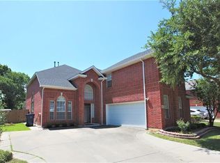 910 Crested Cove Dr, Garland, TX 75040