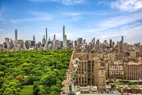 Sold by Sotheby's International Realty | media 6