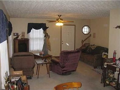 3rd image of 1057 Valley Dr