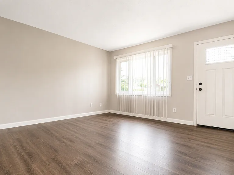 4907 Rosalind Ct — Photo 4