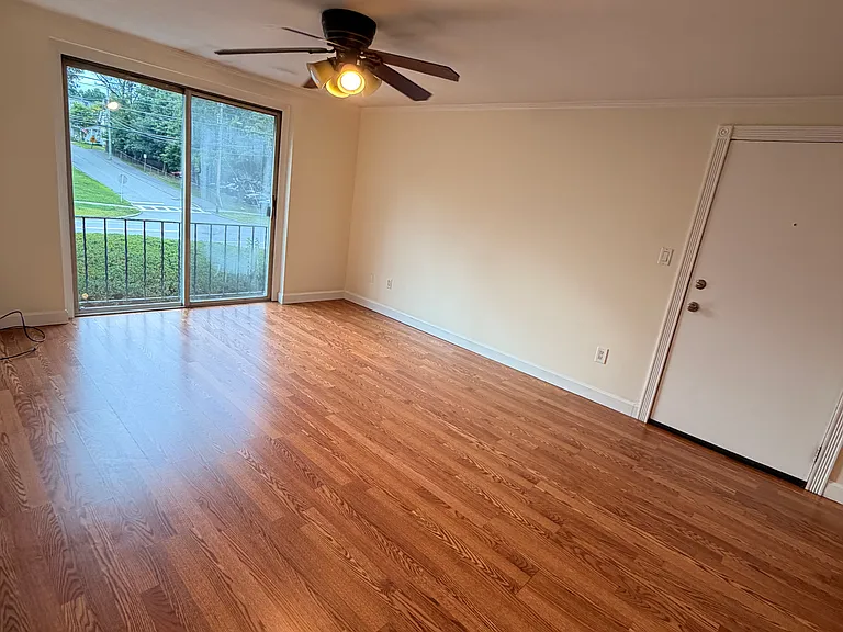 95 E Broadway St #10 — Photo 6