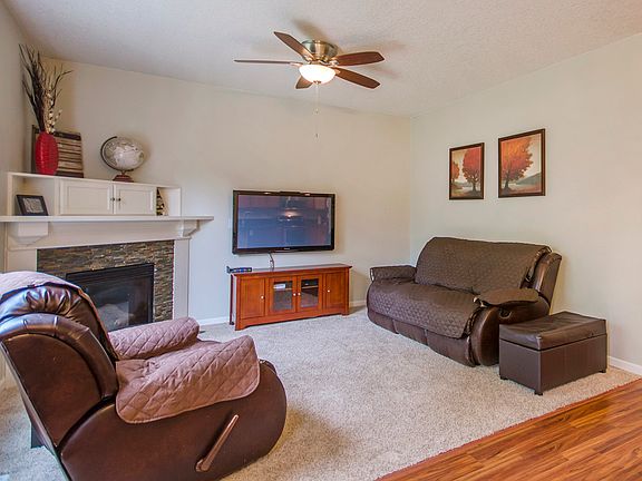 3rd image of 3609 NE 42nd St
