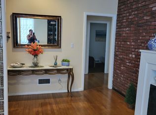 916 W Elm St, Linden, NJ 07036