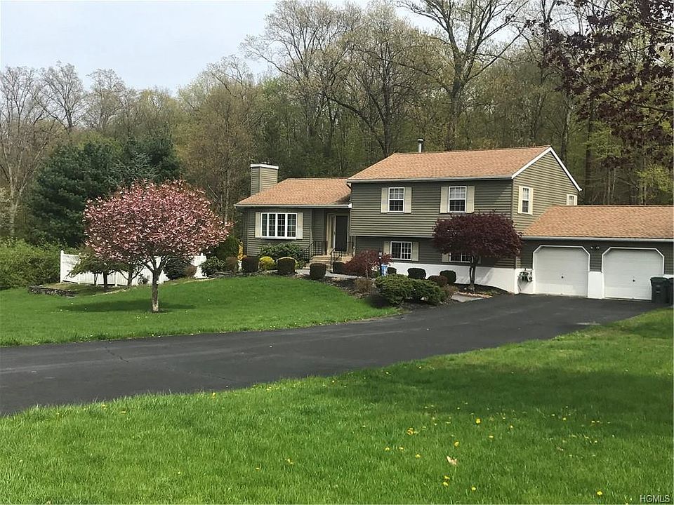 1st image of 26 Greenwood Dr