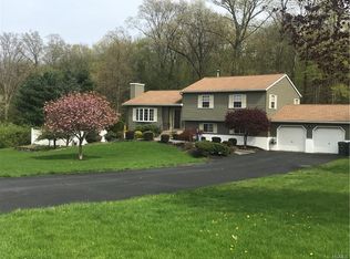 26 Greenwood Dr, Newburgh, NY 12550