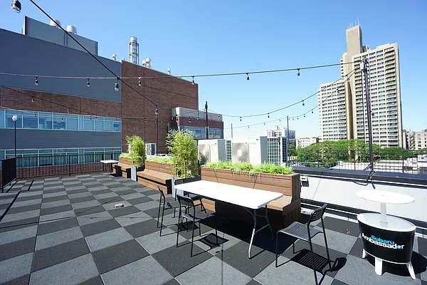 Rented by Rennit Inc. | media 37