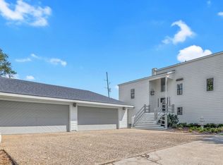 3104 Greenleaf Ln, Lake Charles, LA 70605