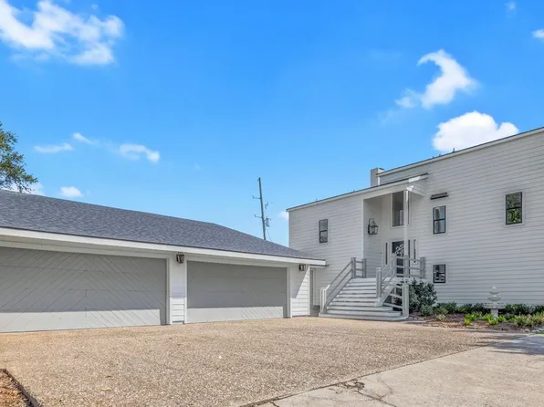 3104 Greenleaf Ln, Lake Charles, LA 70605