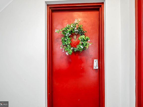 4th image of 2044 Royal Fern Ct APT 1A