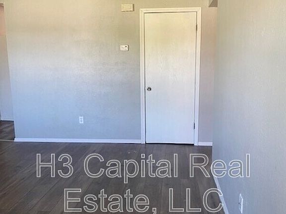 4th image of 22 Eastgate Dr #B