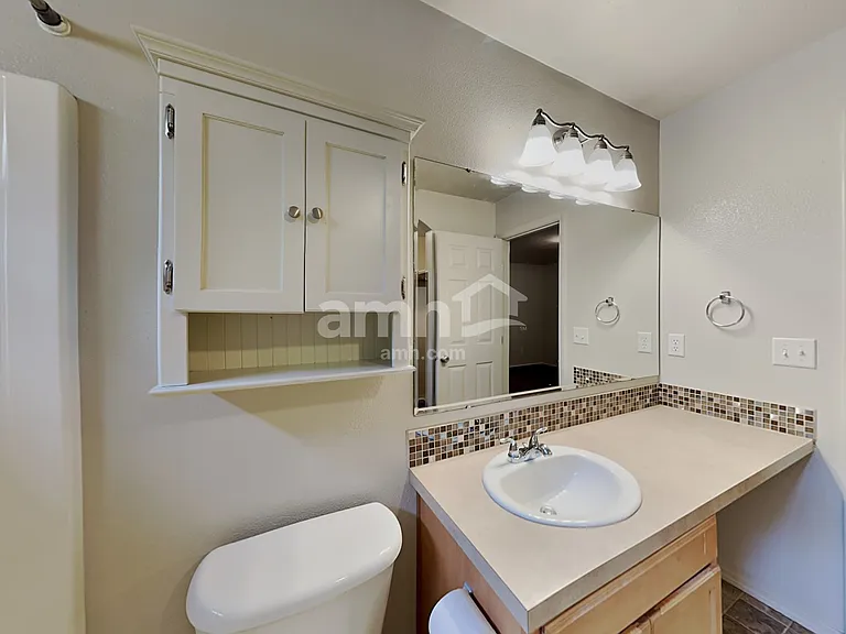 4418 N Alester Ave — Photo 9
