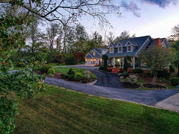 4th image of 15270 Knob Hill Dr