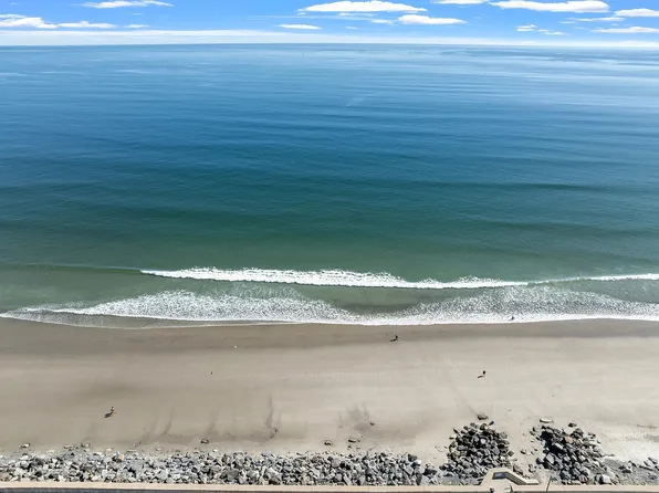 2 King's Highway #5, Hampton, NH 03842