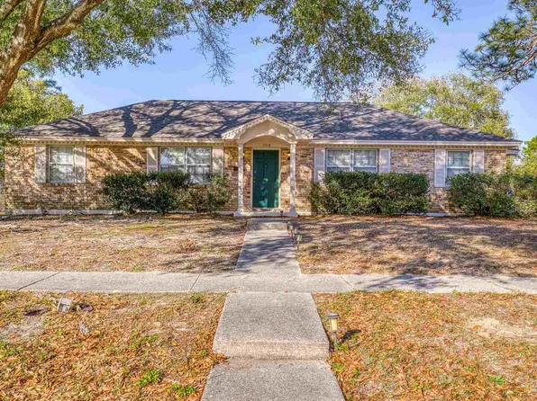 3960 Lynn Ora Dr, Pensacola, FL 32504